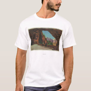 Uitzicht van de galerij op de Mount Carmel Highway T-shirt