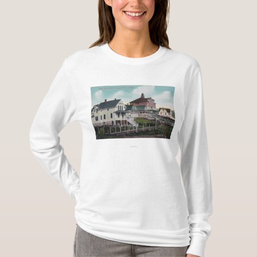 Uitzicht van de High School Hill, Residences T-shirt (Voorkant)