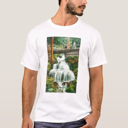 Uitzicht van de Lower FallsShasta Springs, CA T-shirt (Voorkant)