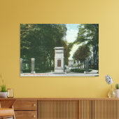 Uitzicht van de Memorial Gate van het Uniecollege Canvas Afdruk (Insitu (Woonkamer))