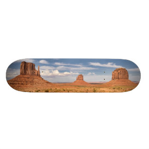 Uitzicht van de Mittens, Monument Valley Skateboard