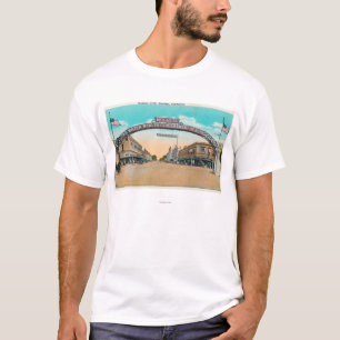 Uitzicht van de Modesto Welcoming ArchModesto, CA T-shirt