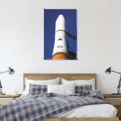 Uitzicht van de neuskegel van de delta IV-raket Canvas Afdruk (Insitu (Slaapkamer))