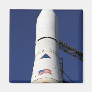 Uitzicht van de neuskegel van de delta IV-raket Magneet