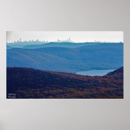 Uitzicht van de NYC Skyline van Mount Beacon, NY Poster