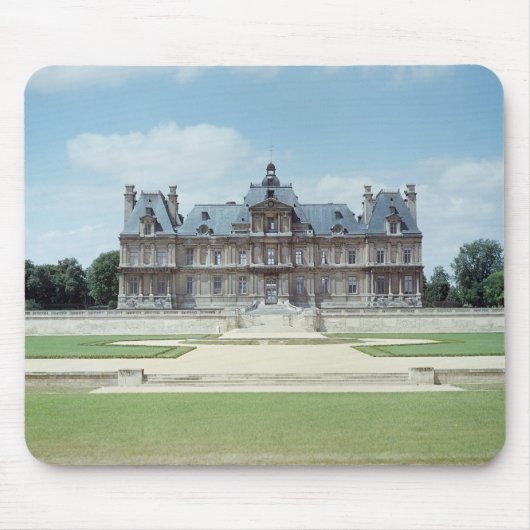 Uitzicht van de Oost-facade van Chateau de Maisons Muismat (Voorkant)