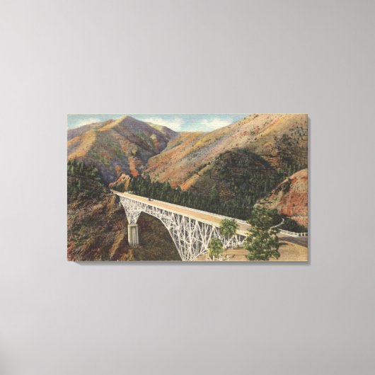 Uitzicht van de Pacific Hwy Bridge over Shasta Canvas Afdruk (Voorkant)