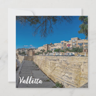 Uitzicht van de stadsmuur en de haven in Valletta