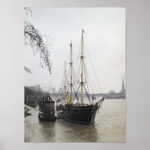Uitzicht van de Theems met RRS Discovery Poster