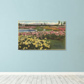 Uitzicht van de tuin van het gemeenteRoos Canvas Afdruk (Insitu (Houten vloer))