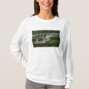Uitzicht van de tuinen in Yaddo T-shirt