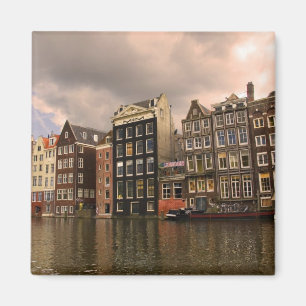 Uitzicht van de unieke architectuur en bekabeld magneet