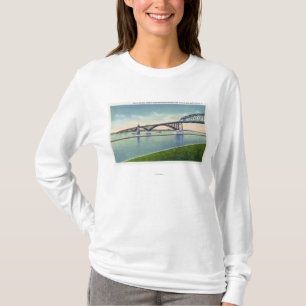 Uitzicht van de vredesbrug over de rivier de Niaga T-shirt