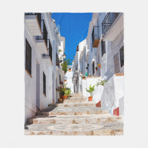 Uitzicht van de witte stad Frigiliana in de lucht  Fleece Deken