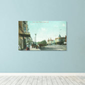 Uitzicht van een Street ScenePacific Grove, CA Canvas Afdruk (Insitu (Houten vloer))