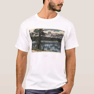 Uitzicht van het Mary-meer en de hoge Sierra Mts. T-shirt