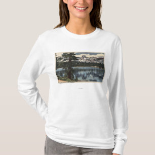 Uitzicht van het Mary-meer en de hoge Sierra Mts. T-shirt