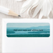 Uitzicht van het meer en de bergen etiket (Insitu)