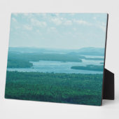 Uitzicht van het meer en de bergen fotoplaat (Zijkant)