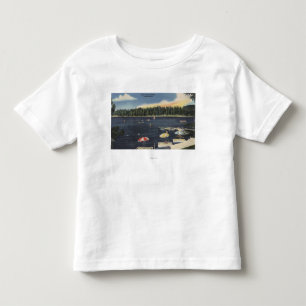 Uitzicht van het meer, met bomen uitgelijnde Shore Kinder Shirts