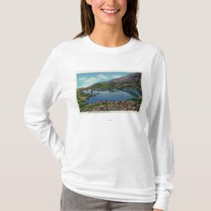 Uitzicht van het meer van de wolken t-shirt