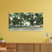 Uitzicht van het meer van Quannapowitt en Lakeside Canvas Afdruk (Insitu (Woonkamer))