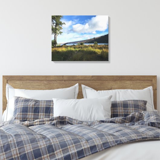 Uitzicht van het meer van Wallowa, Oregon Canvas Afdruk (Insitu (Slaapkamer))
