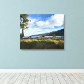 Uitzicht van het meer van Wallowa, Oregon Canvas Afdruk (Insitu (Houten vloer))