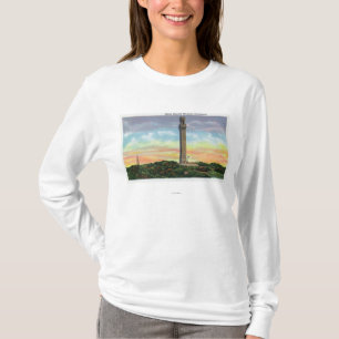 Uitzicht van het Provincetown Pilgrim Memorial Mon T-shirt