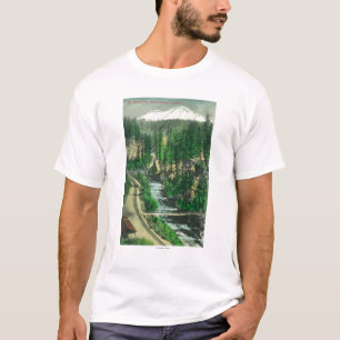 Uitzicht van Mt. Shasta van Shasta Retreat T-shirt
