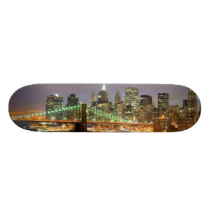 Uitzicht van Neder-Manhattan en de Brooklyn Bridge Skateboard