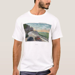 Uitzicht van oude auto's op Whiteface Memorial Hwy T-shirt