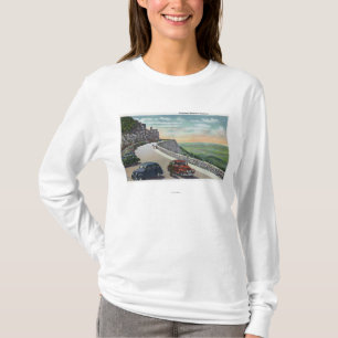 Uitzicht van oude auto's op Whiteface Memorial Hwy T-shirt