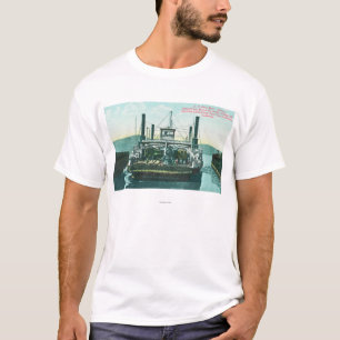 Uitzicht van SP Ferry Boat Solano in Dock 2 T-shirt