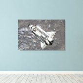 Uitzicht van Space Shuttle Discovery vanuit de luc Canvas Afdruk (Insitu (Houten vloer))