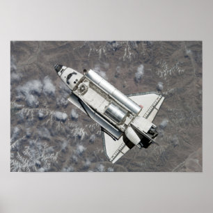 Uitzicht van Space Shuttle Discovery vanuit de luc Poster