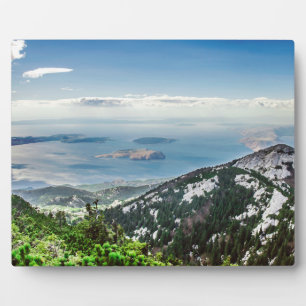 Uitzicht van zee uit bergen fotoplaat