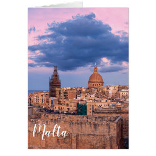 Uitzicht van zonnepanelen boven Valletta