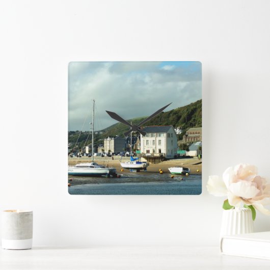 UITZICHTEN VAN WALES VIERKANTE KLOK (Huis)