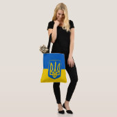 Ukrainian flag with coat of arms draagtas (Op model)