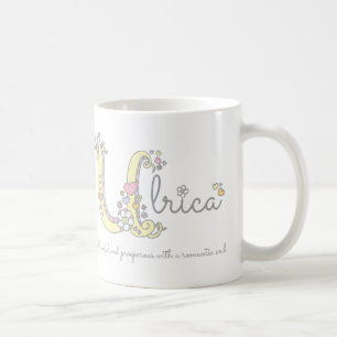 Ulrica-naam die decoratieve U-monogram-mok beteken Koffiemok
