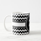 Ultra Chic Black en White ZigZag Chevron Monogram Koffiemok (Links)