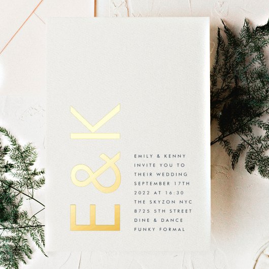 Ultra Modern Echt Goud Monogram Navyblauw Trouwen Folie Uitnodiging