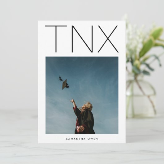 Ultra modern zwart TNX Simple Photo Afstuderen Bedankkaart (Staand voorkant)