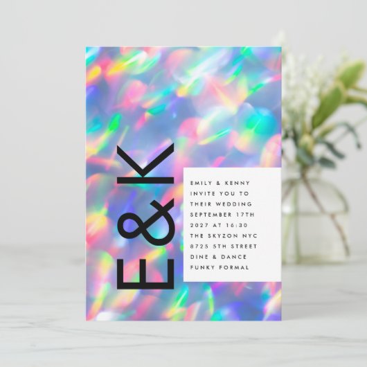Ultra Moderne Iridescent Monogram Weddenschap Kaart (Staand voorkant)
