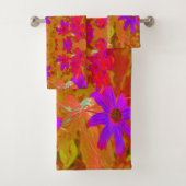 Ultra violet, magenta et Fleurs sauvages rouges co (En situation)