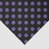 Ultra violet polka-punts op zwart tissuepapier (Detail)