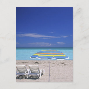 Umbrella en twee lounge-stoelen op het strand, Mia Briefkaart