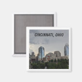 Un aimant avec une photo de Cincinnati, Ohio. (Recto/Verso)