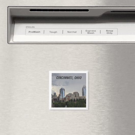 Un aimant avec une photo de Cincinnati, Ohio. (In Situ (Lave-vaisselle))
